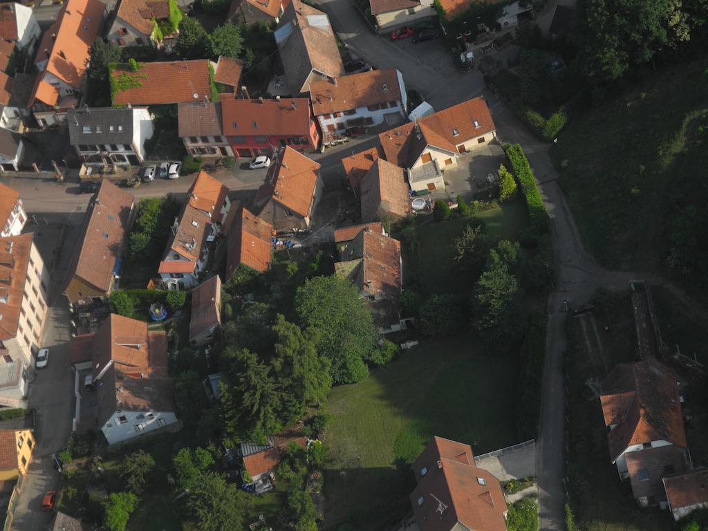 Au Pied Du Chateau Lichtenberg Ruang foto